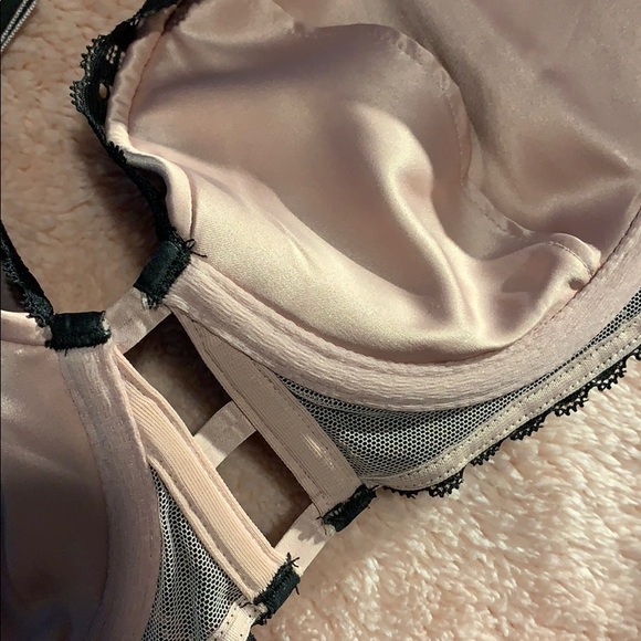 NWT Victoria’s Secret Silky Balconette Bra - Picture 5 of 5